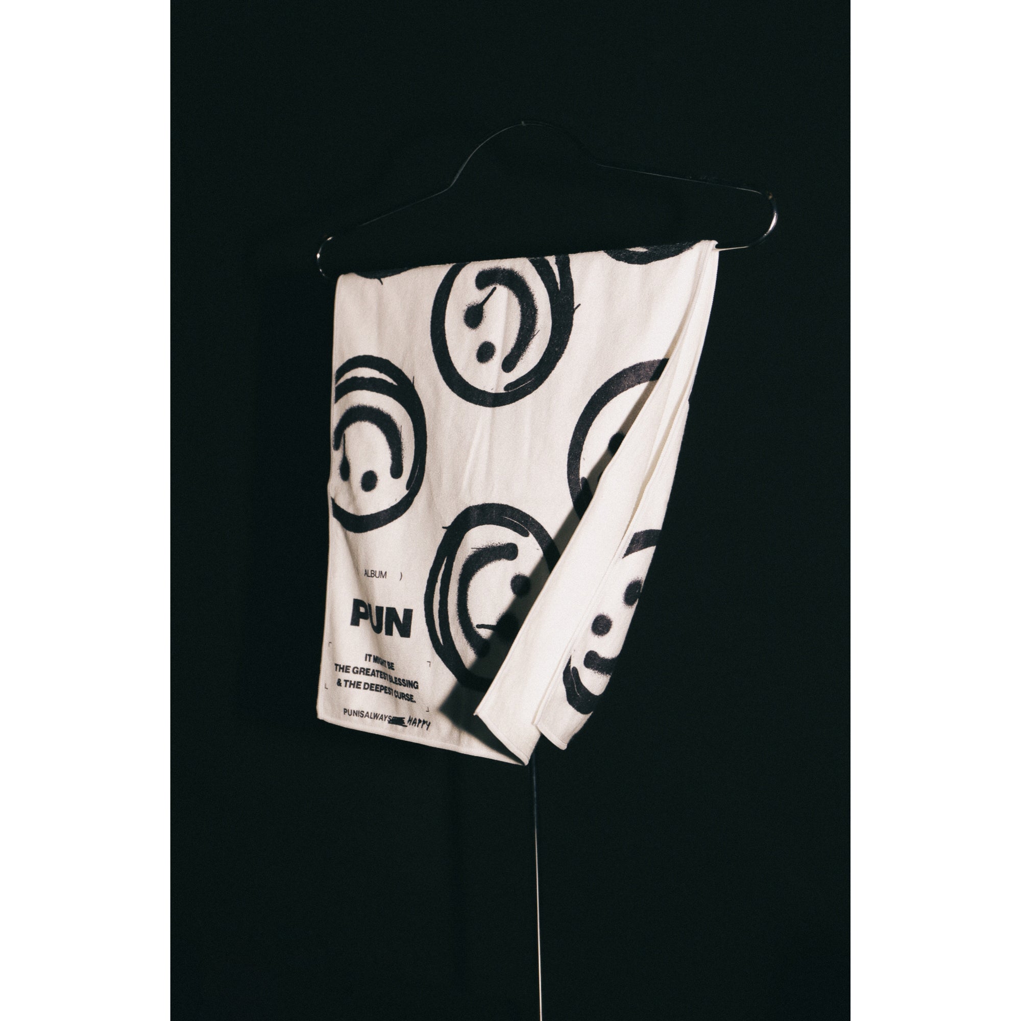 PUN “DAY & NIGHT” HAND TOWEL